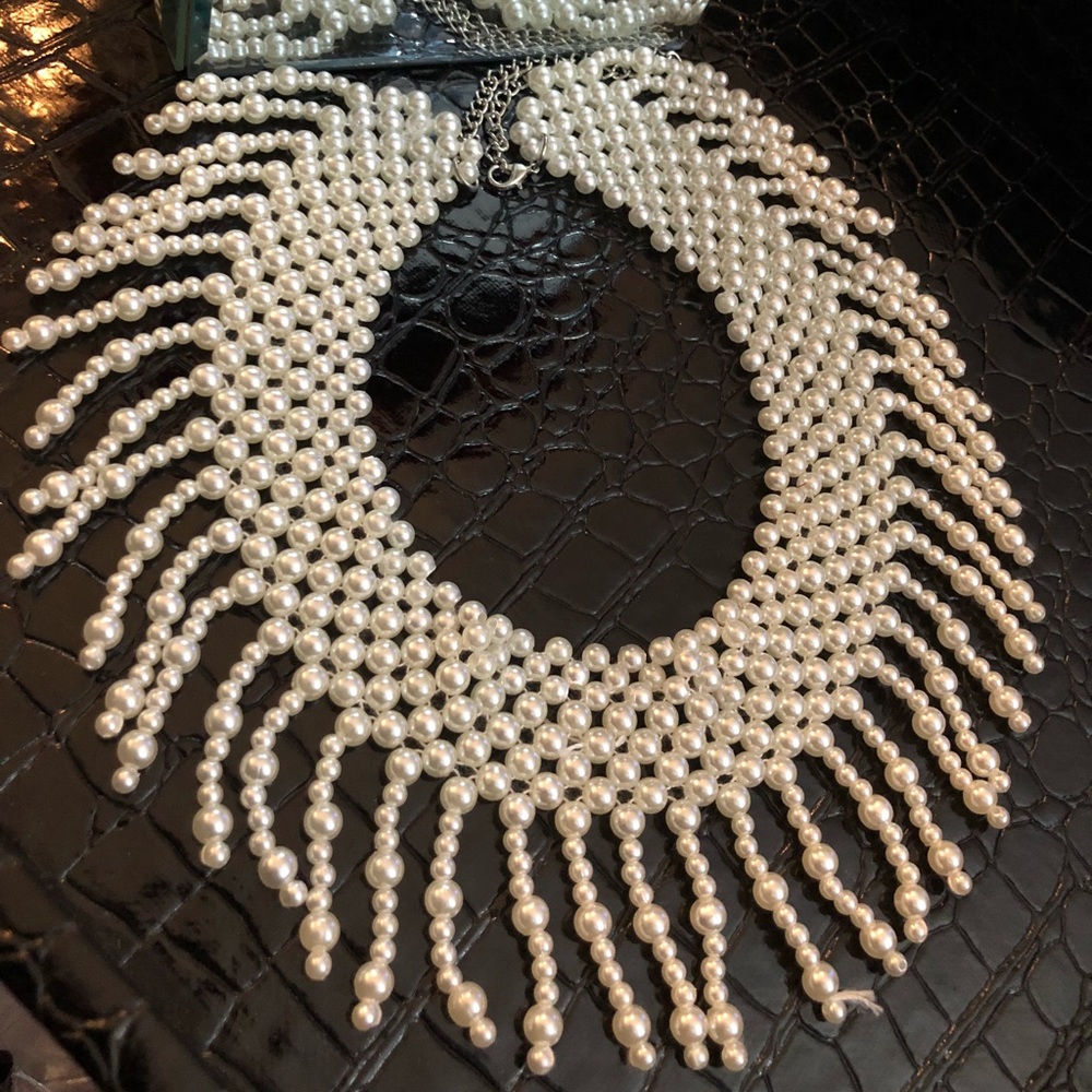 VERY STYLISH PAERL NECKLACE!!!💕💕💕